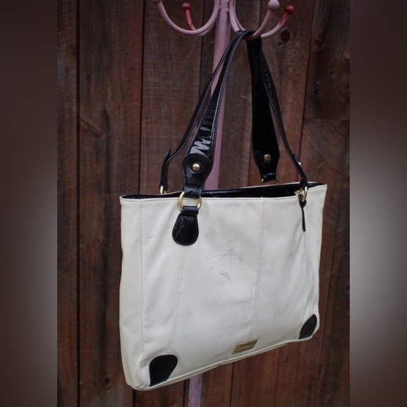 Betsey Johnson Bone Bow black Glossy Tote Handbag BB84135 - Picture 7 of 10